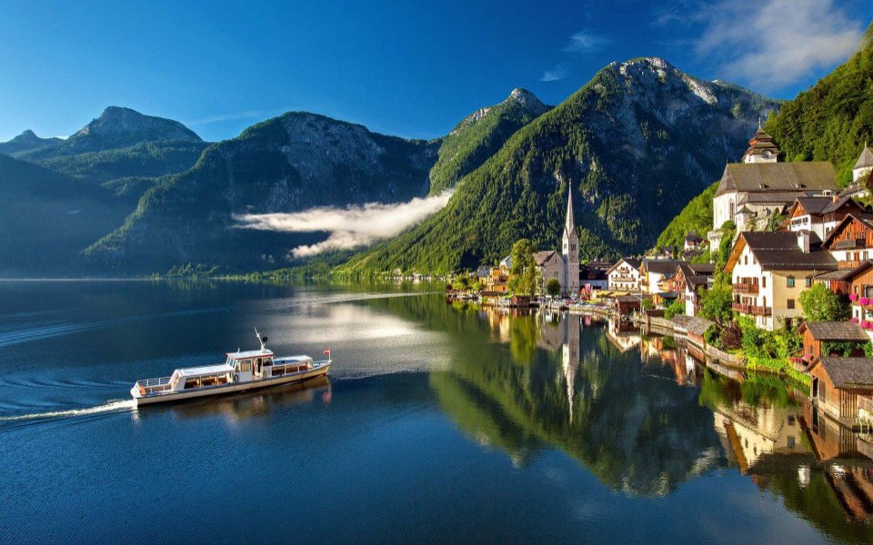 Berge und Seenlandschaft in Ober&ouml;sterreich