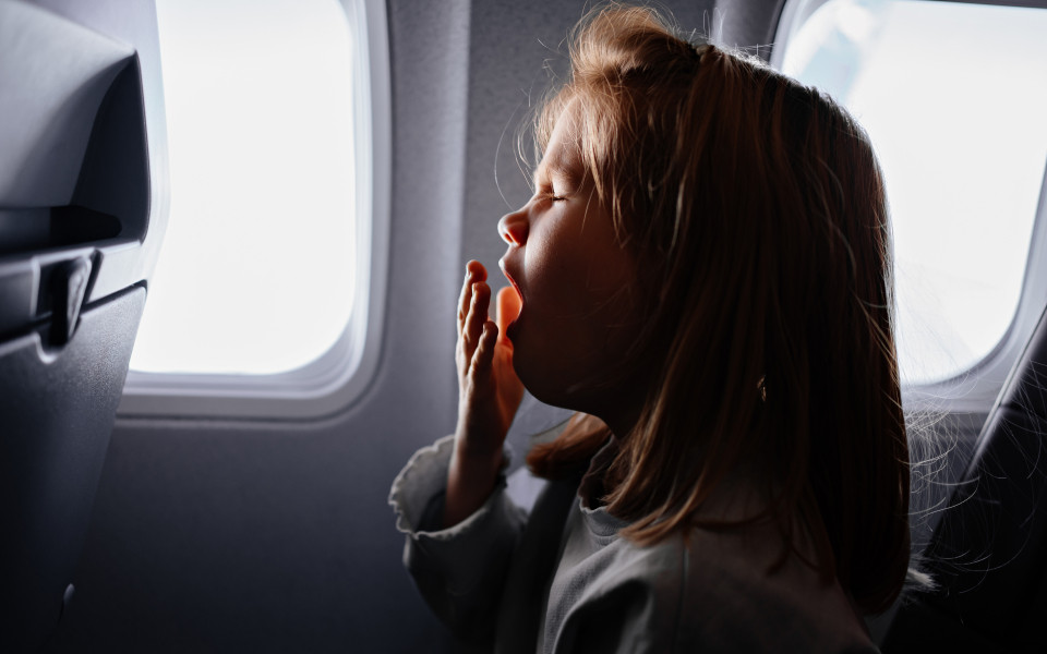 Tipps fürs Fliegen: Gähnen während des Fluges für den Druckausgleich