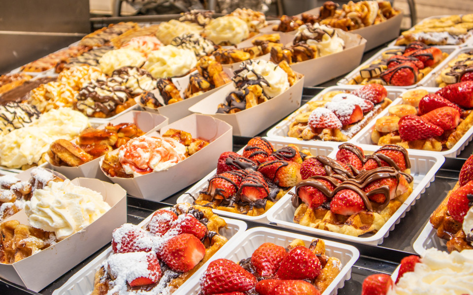 Belgische Waffeln mit verschiedenen Toppings