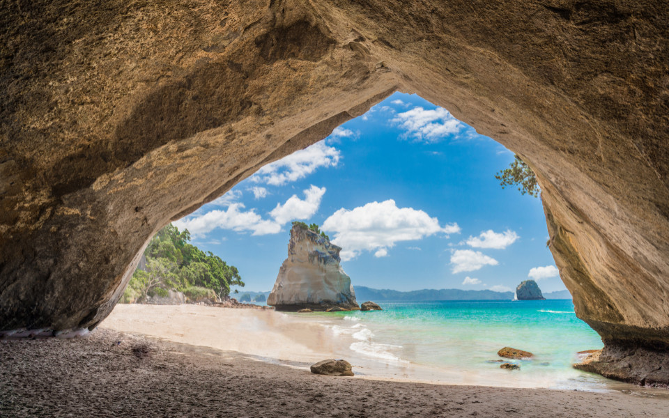 Meeresschutzgebiet Te Whanganui-A-Hei (Cathedral Cove) auf der Nordinsel der Coromandel-Halbinsel, Neuseeland.